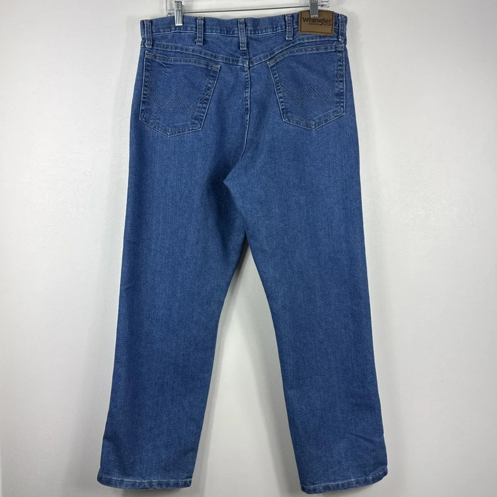Wrangler Rugged Wear Jeans Mens 36x30 Blue Medium Wash Denim Straight Leg Cotton
